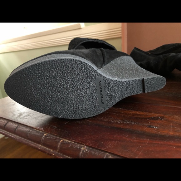 Burberry Suede Wedge Boots with shearling inside - Picture 3 of 6
